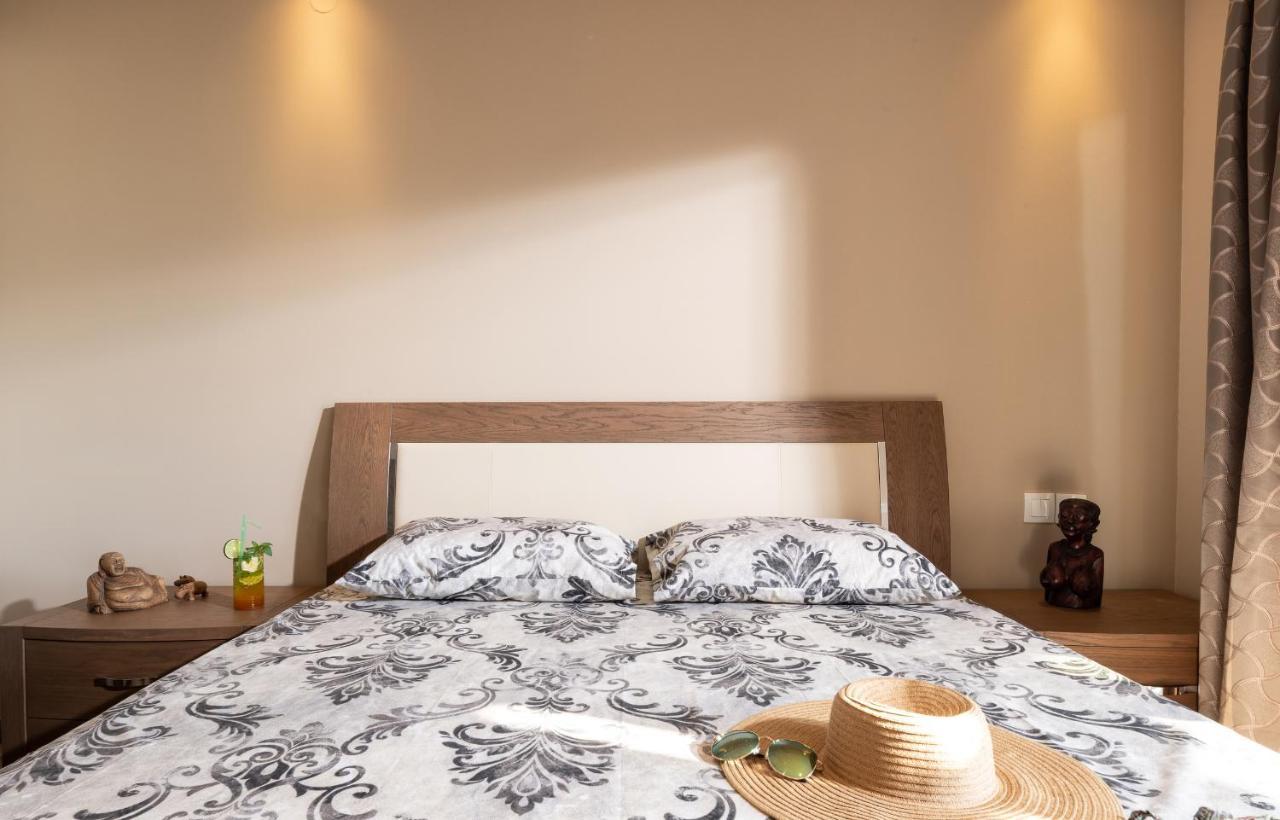 Sunset Studios - Suites With Seaview & Back Side Apartements Тороні Екстер'єр фото