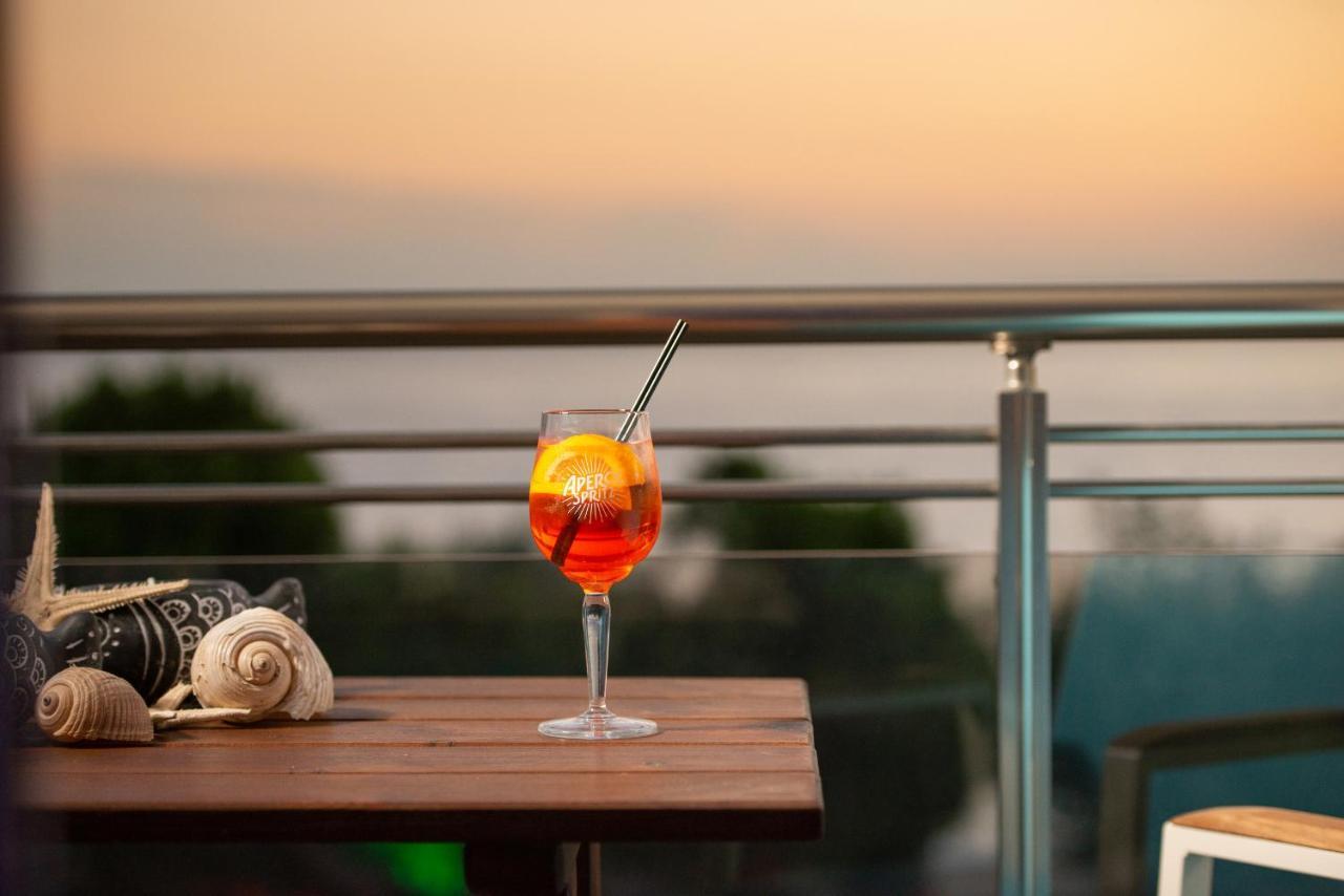 Sunset Studios - Suites With Seaview & Back Side Apartements Тороні Екстер'єр фото