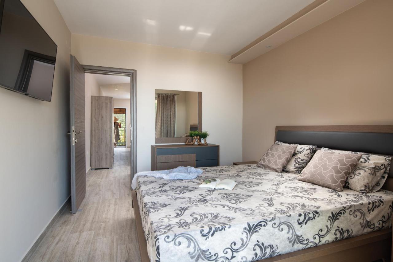 Sunset Studios - Suites With Seaview & Back Side Apartements Тороні Екстер'єр фото