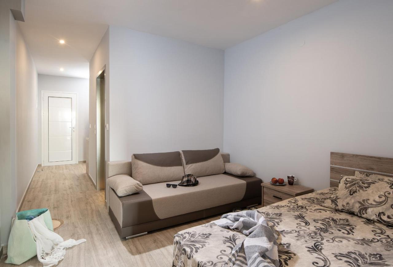 Sunset Studios - Suites With Seaview & Back Side Apartements Тороні Екстер'єр фото