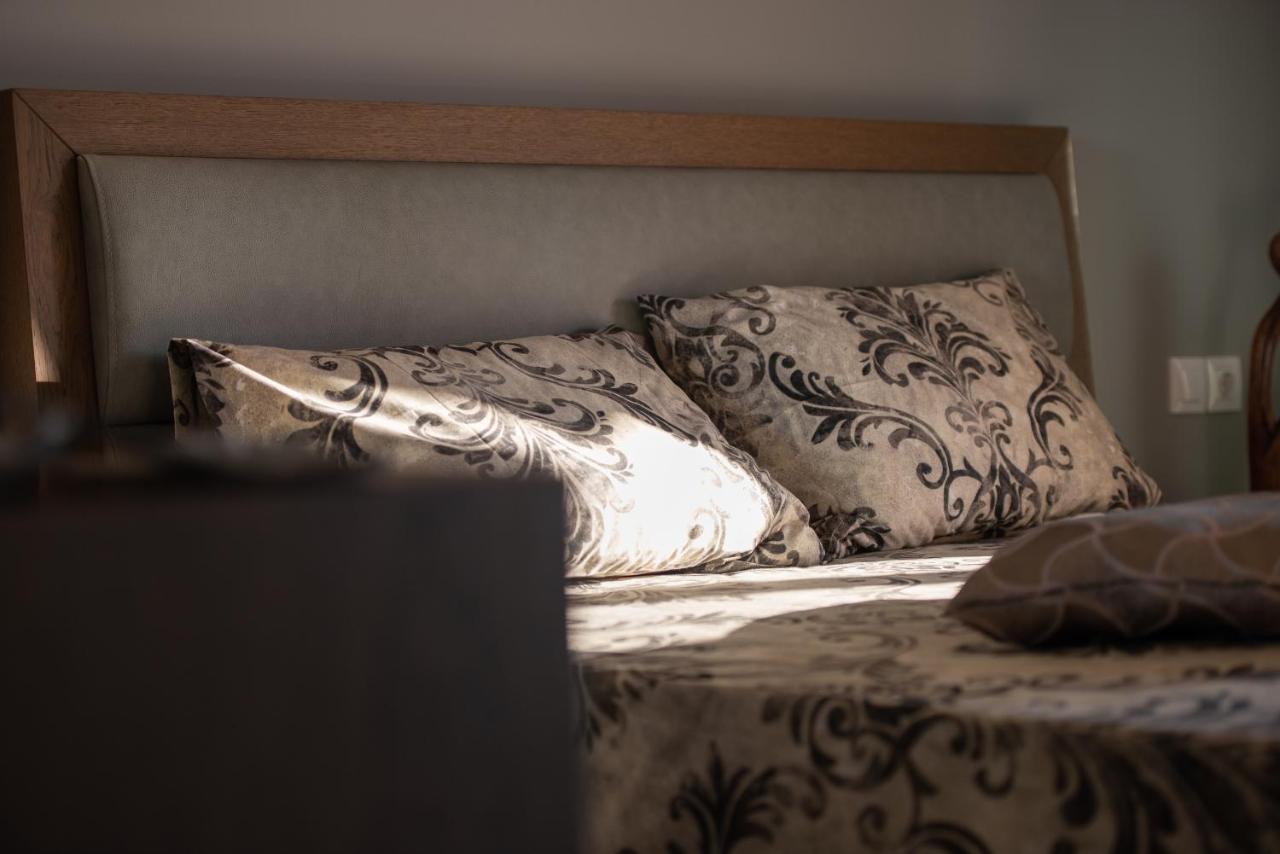 Sunset Studios - Suites With Seaview & Back Side Apartements Тороні Екстер'єр фото