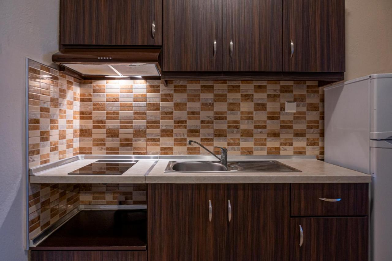 Sunset Studios - Suites With Seaview & Back Side Apartements Тороні Екстер'єр фото