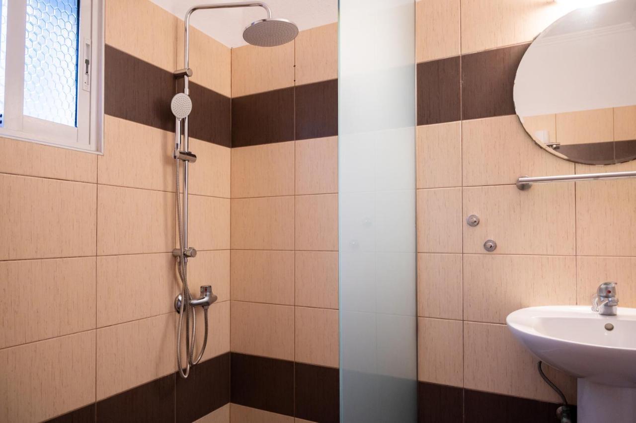 Sunset Studios - Suites With Seaview & Back Side Apartements Тороні Екстер'єр фото