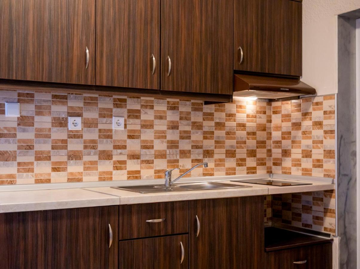 Sunset Studios - Suites With Seaview & Back Side Apartements Тороні Екстер'єр фото