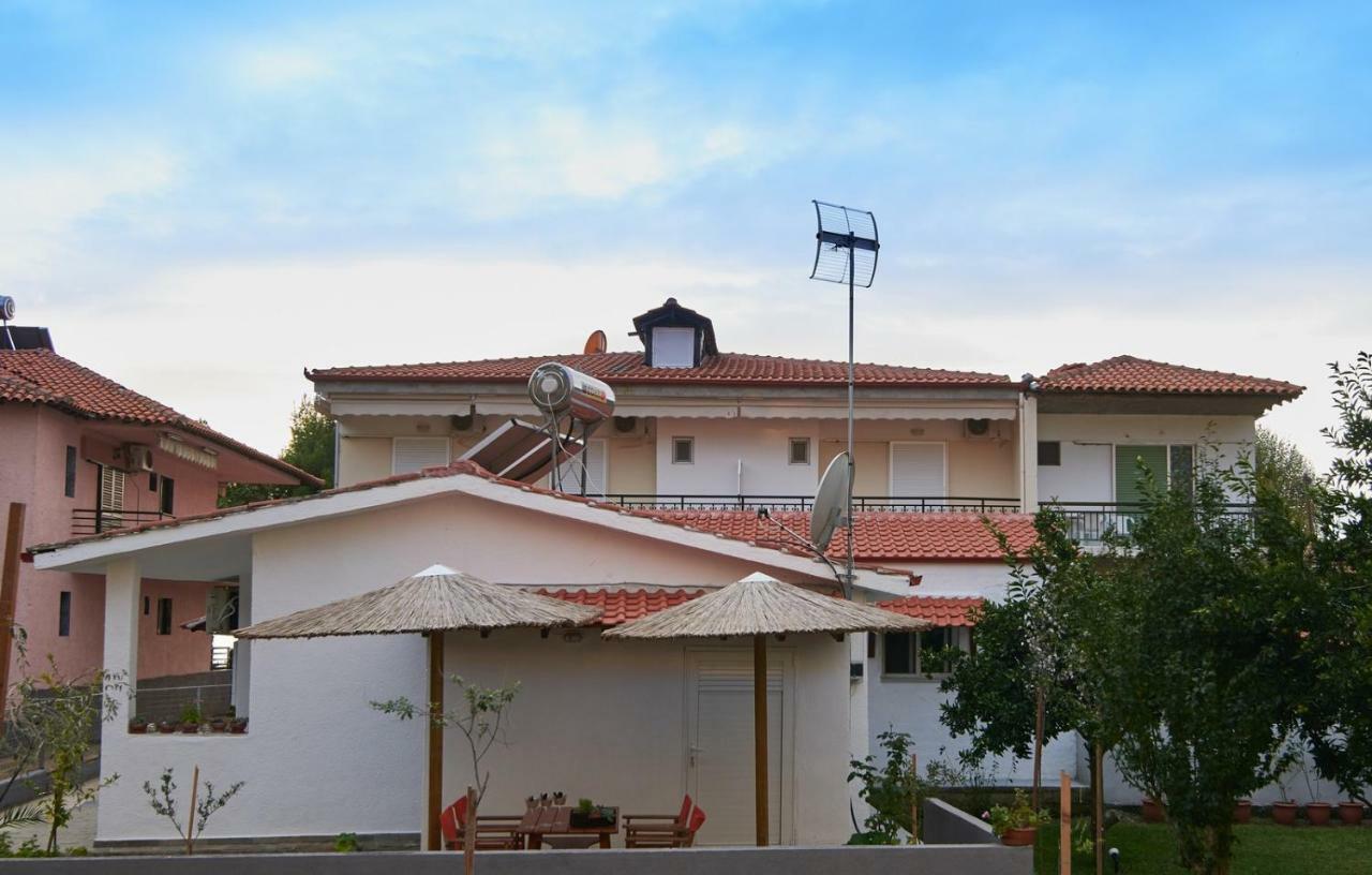 Sunset Studios - Suites With Seaview & Back Side Apartements Тороні Екстер'єр фото