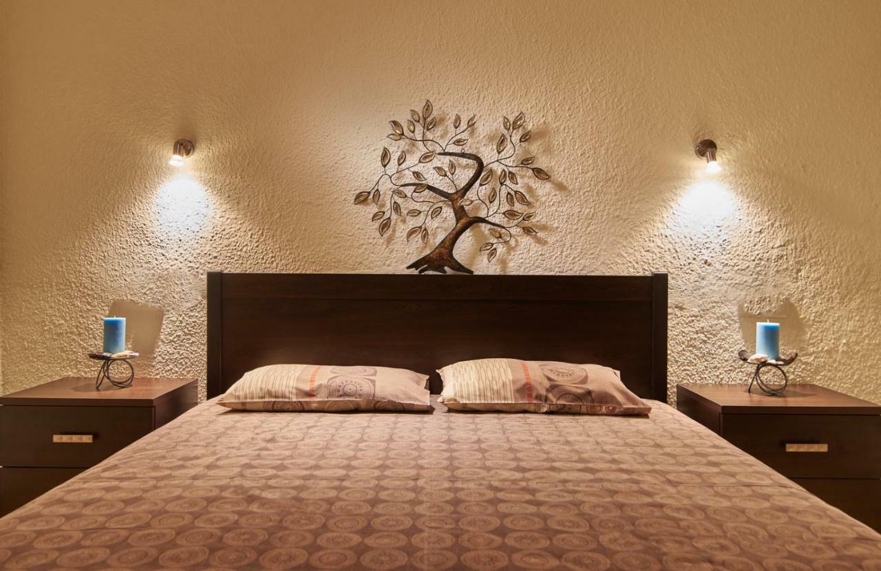 Sunset Studios - Suites With Seaview & Back Side Apartements Тороні Екстер'єр фото