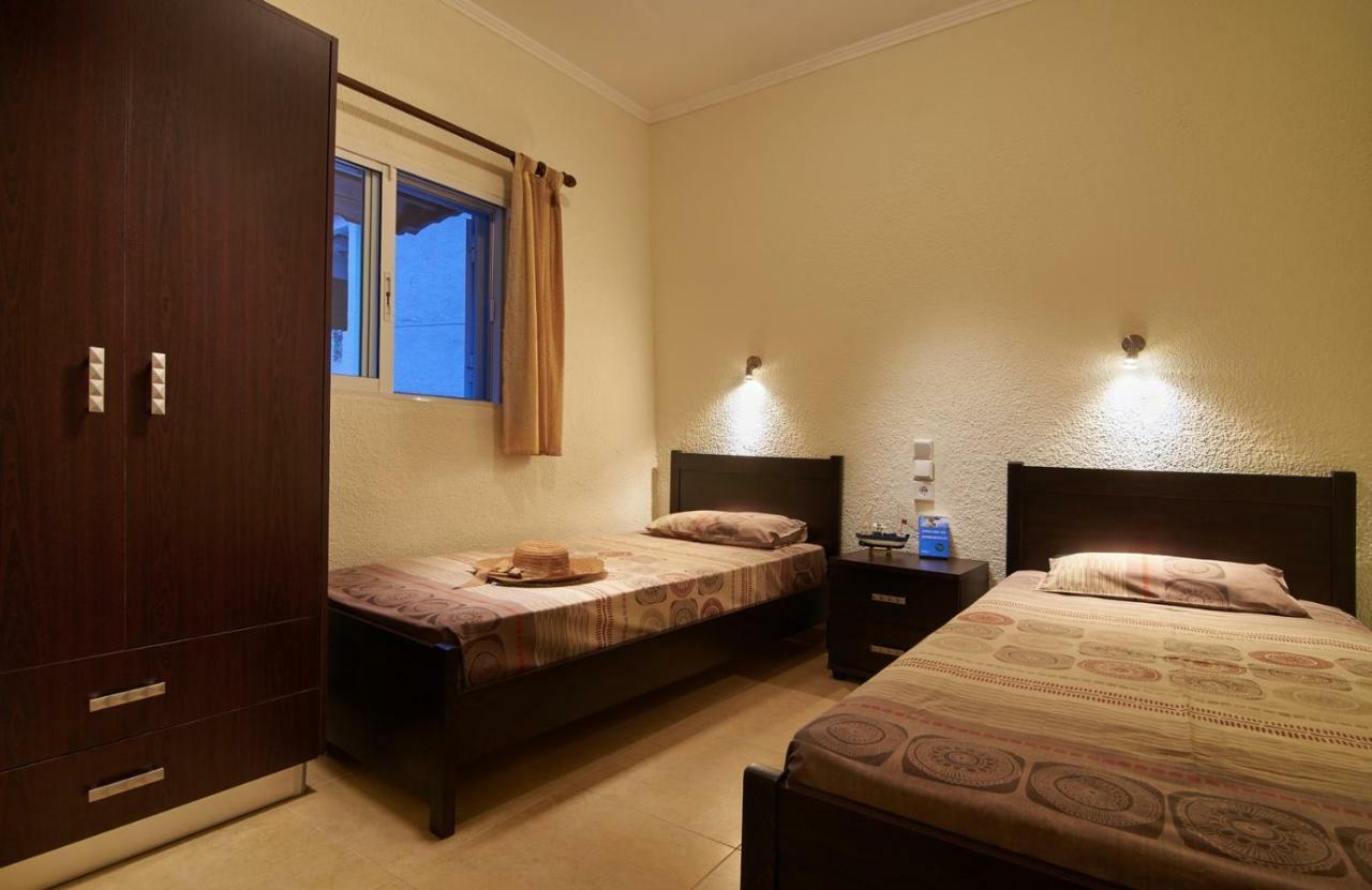 Sunset Studios - Suites With Seaview & Back Side Apartements Тороні Екстер'єр фото